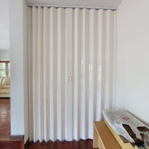 Folder door